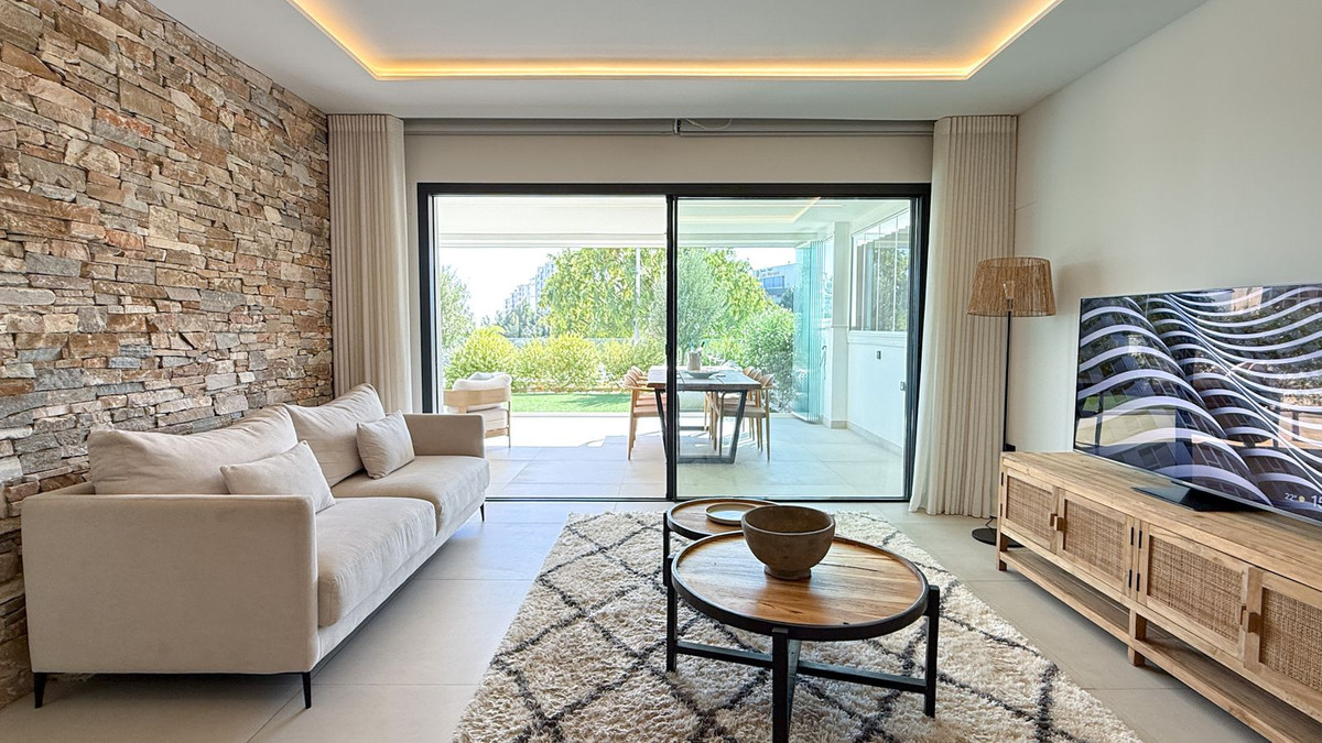 2 Bedroom Apartment for Sale in Estepona — 2
