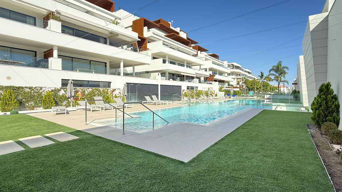 2 Bedroom Apartment for Sale in Estepona — 3