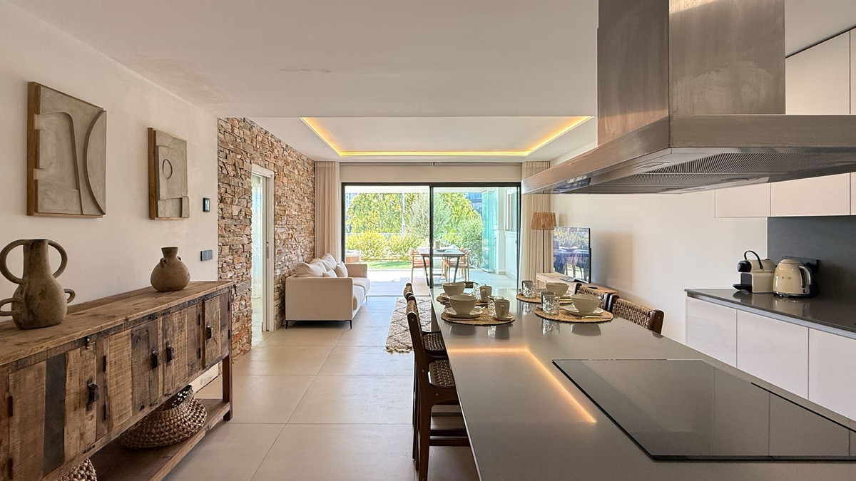 2 Bedroom Apartment for Sale in Estepona — 4