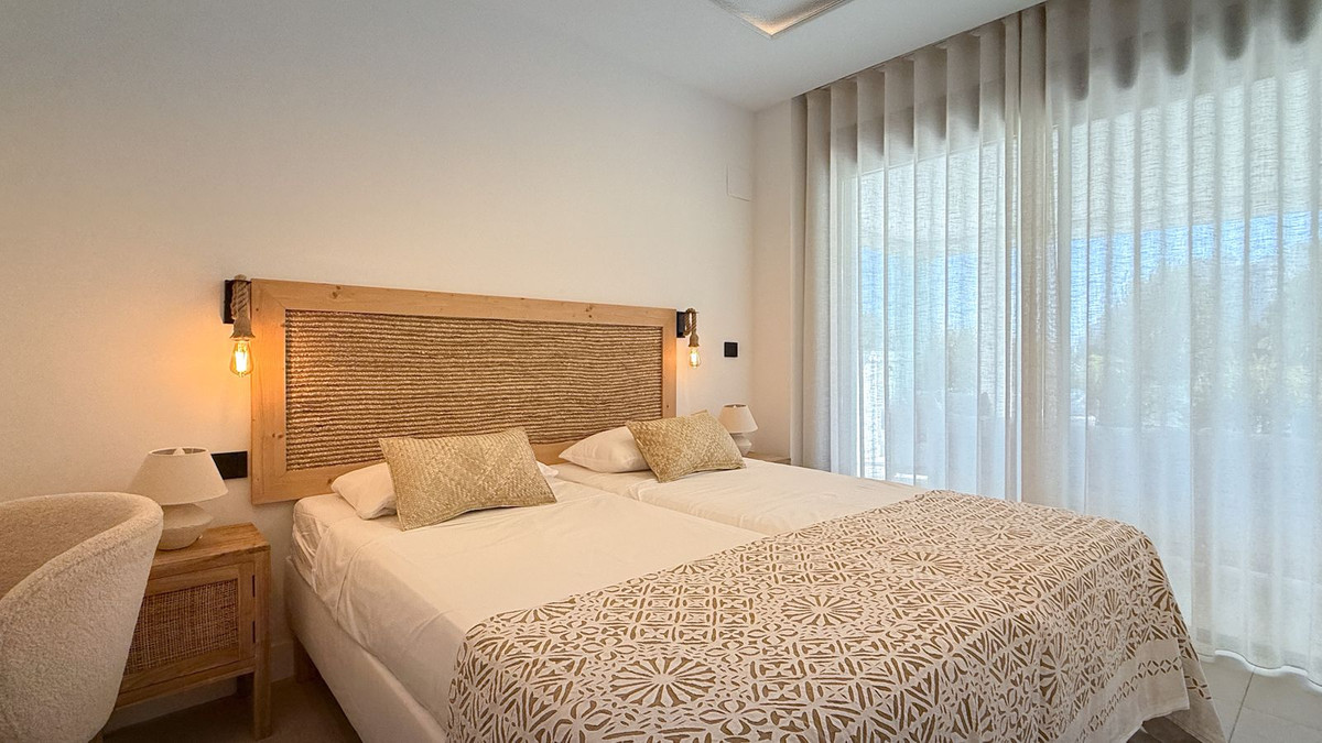 2 Bedroom Apartment for Sale in Estepona — 8