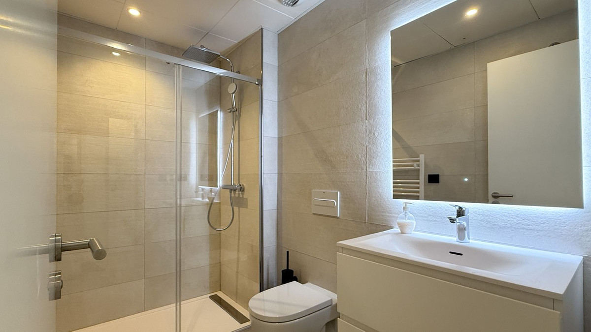 2 Bedroom Apartment for Sale in Estepona — 9