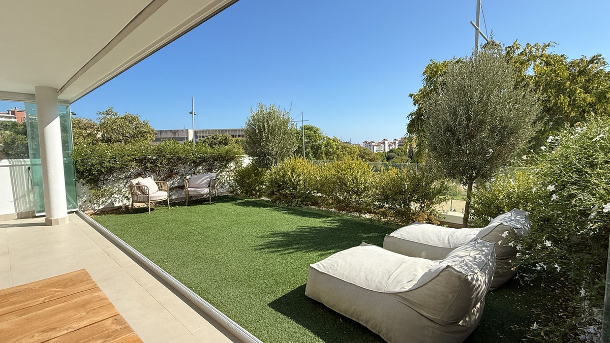 2 Bedroom Apartment for Sale in Estepona — view 10