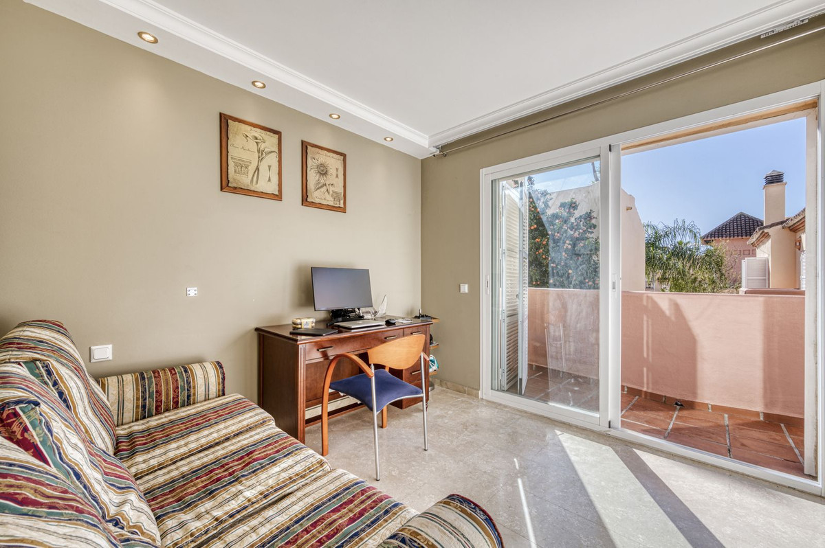 3 Bedroom Villa for Sale in Marbella — view 11