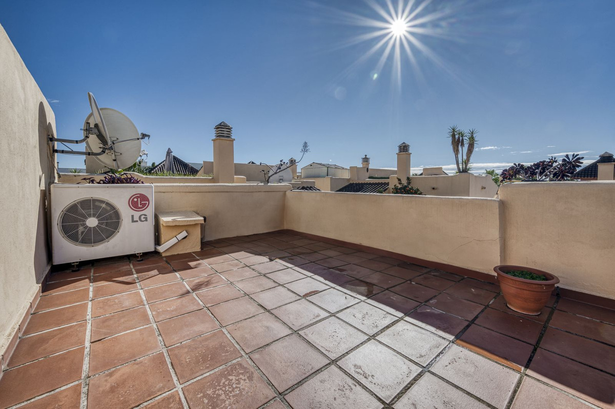 3 Bedroom Villa for Sale in Marbella — view 18