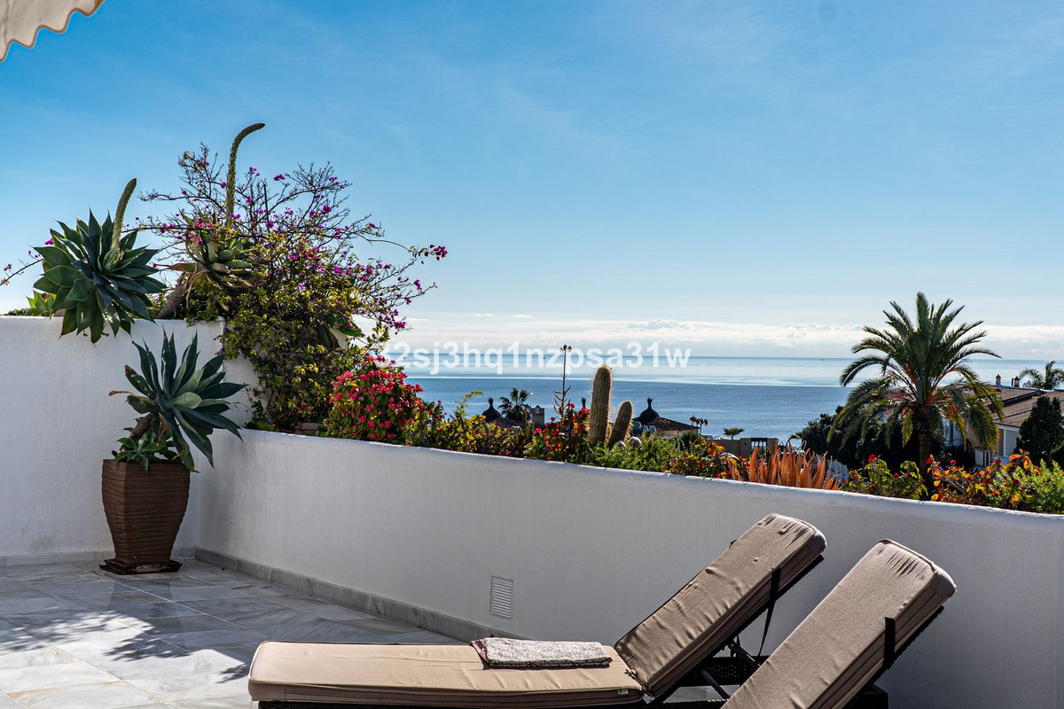 4 Bedroom Apartment for Sale in Guadalmina Baja