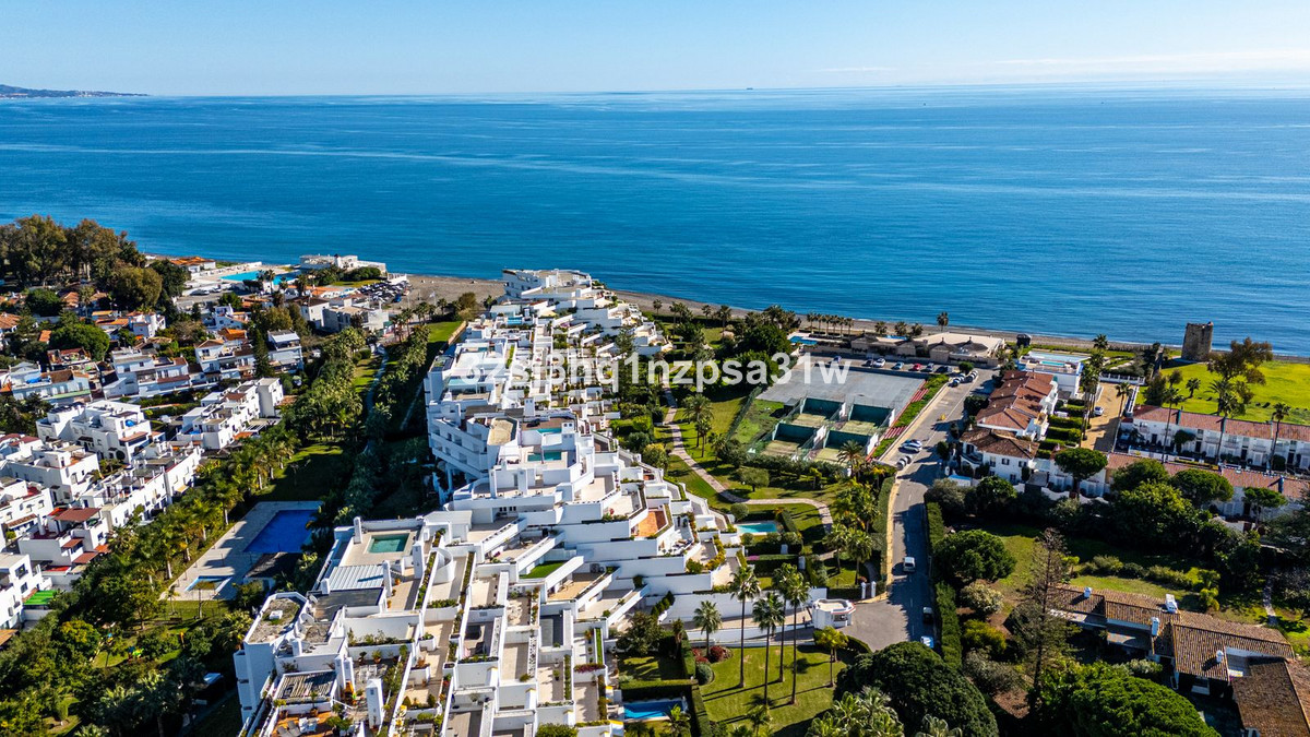 4 Bedroom Apartment for Sale in Guadalmina Baja — view 17