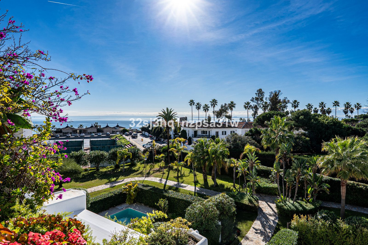4 Bedroom Apartment for Sale in Guadalmina Baja — 3