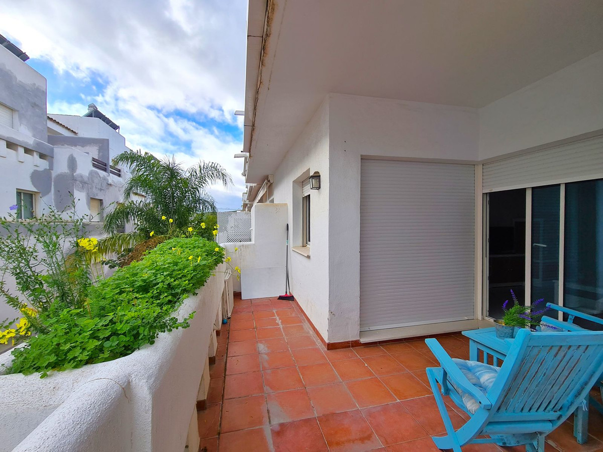 3 Bedroom Apartment for Sale in Estepona — view 13