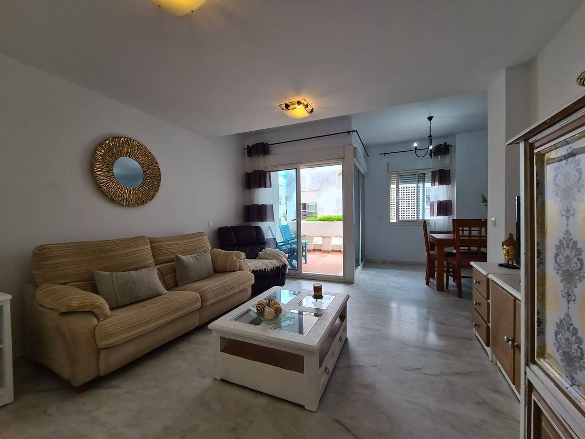 3 Bedroom Apartment for Sale in Estepona — view 15