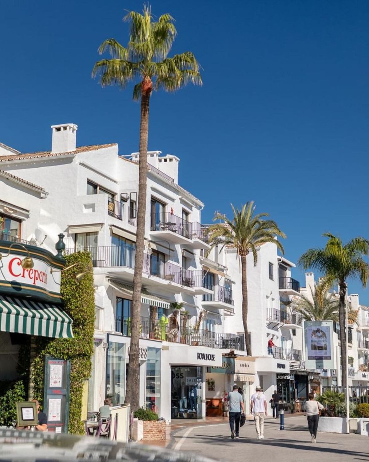 2 Bedroom Apartment for Sale in Puerto Banús — 4
