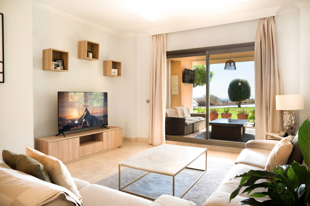 3 Bedroom Apartment for Sale in Benahavís — view 16