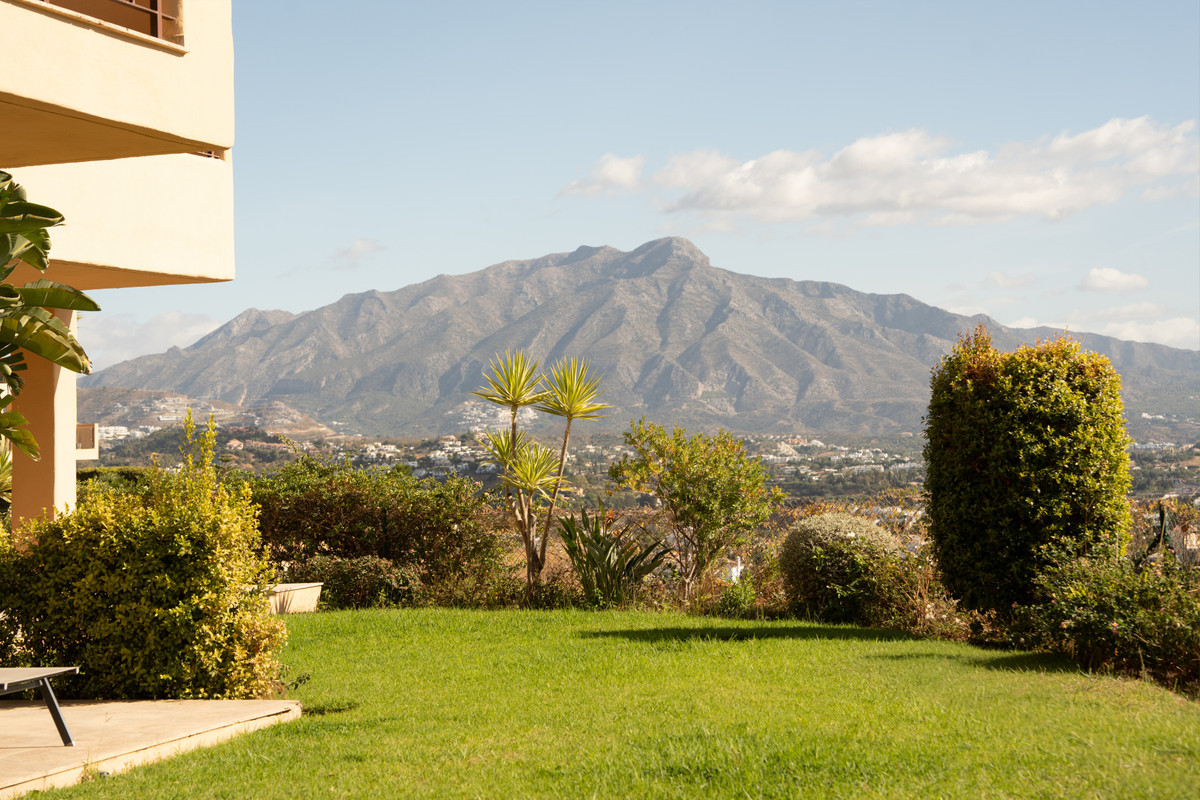 3 Bedroom Apartment for Sale in Benahavís — 6