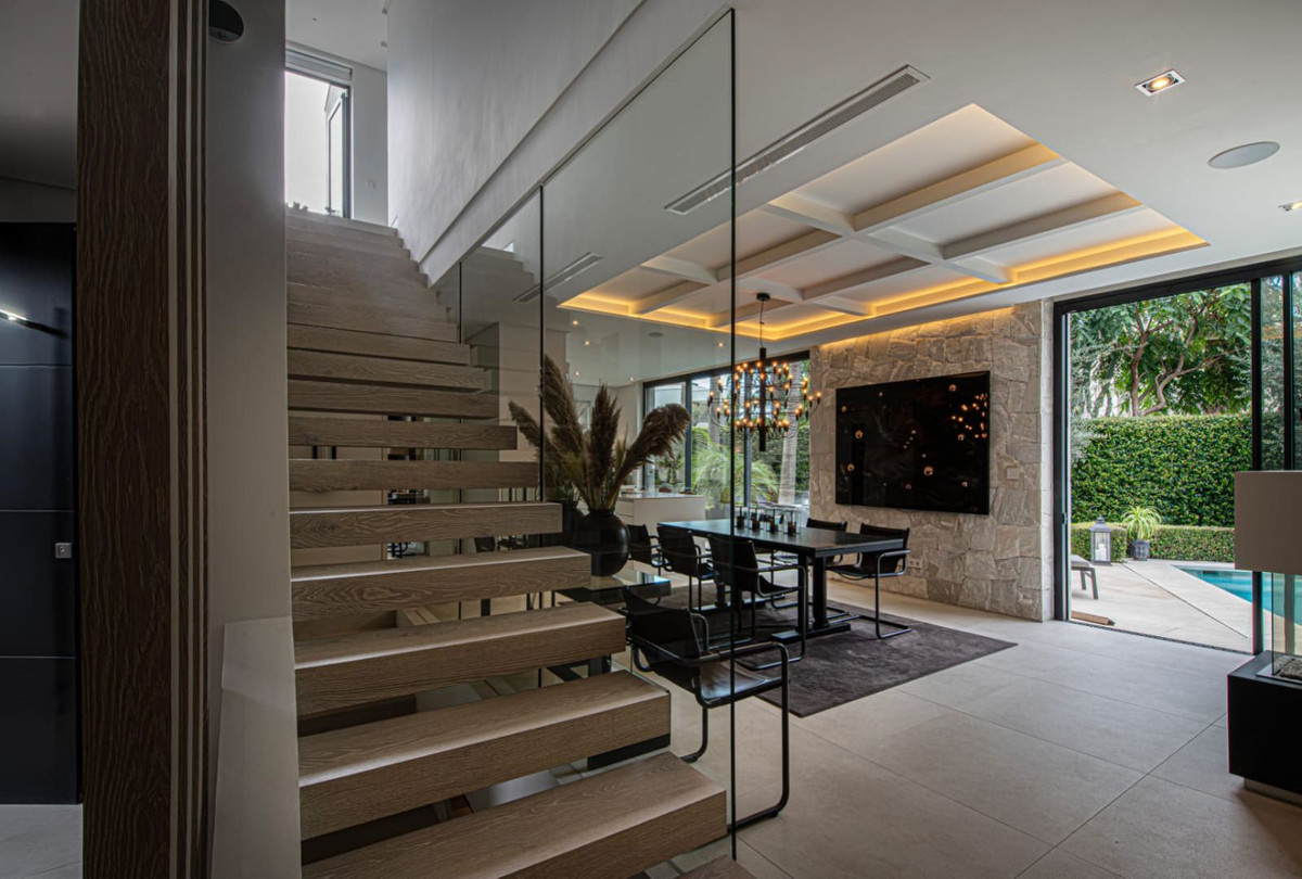 5 Bedroom Villa for Sale in The Golden Mile — 9