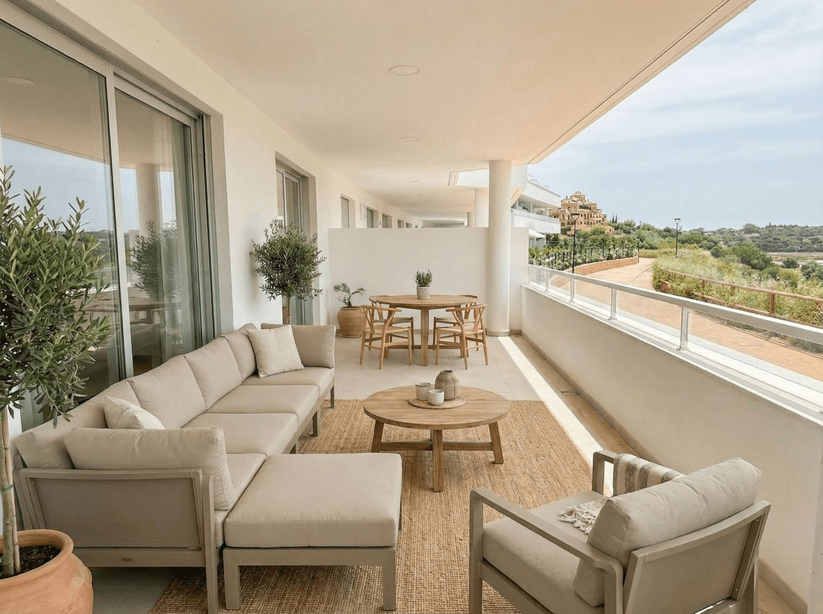 3 Bedroom Apartment for Sale in Estepona