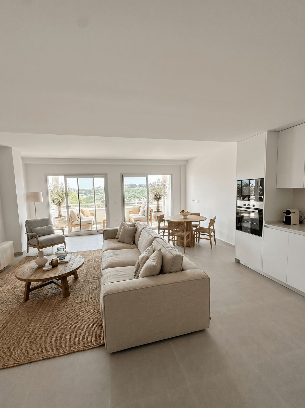 3 Bedroom Apartment for Sale in Estepona — 3