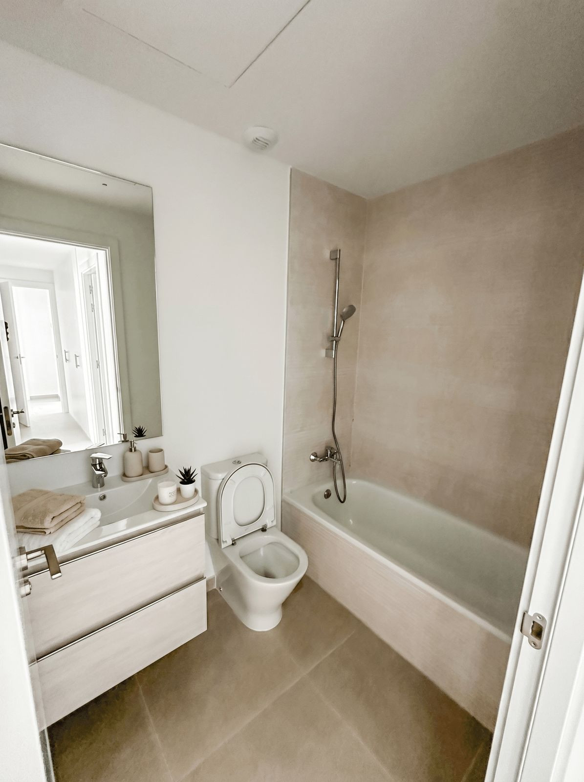3 Bedroom Apartment for Sale in Estepona — 6