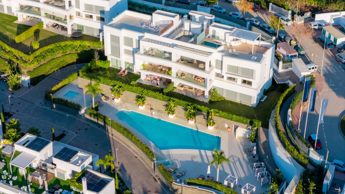 3 Bedroom Apartment for Sale in Marbella — 3