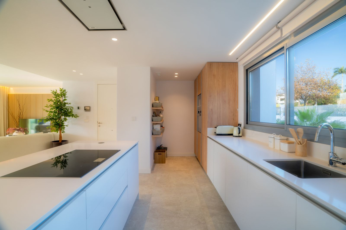 3 Bedroom Apartment for Sale in Marbella — 7