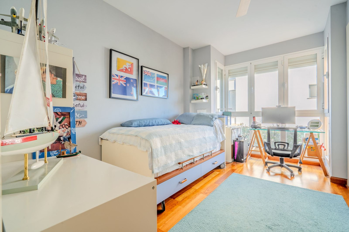 3 Bedroom Apartment for Sale in Marbella — 3