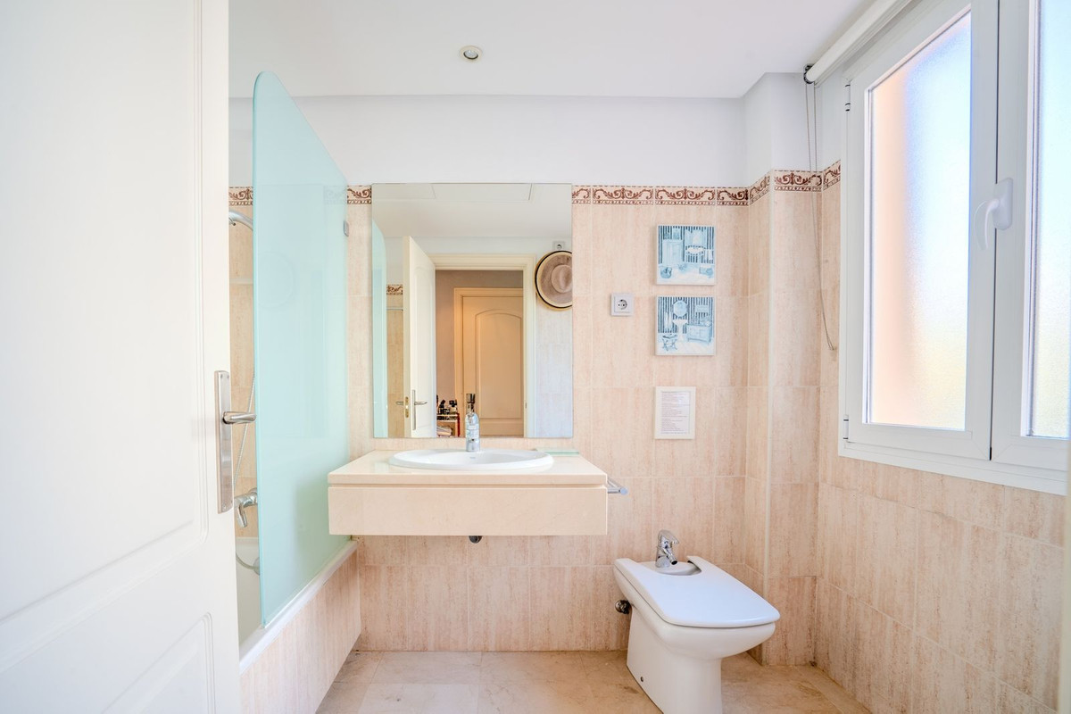 3 Bedroom Apartment for Sale in Marbella — 6