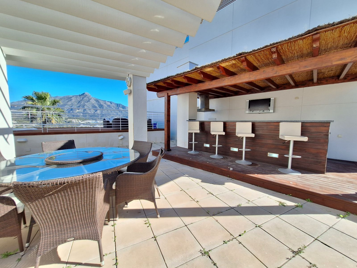 3 Bedroom Apartment for Sale in Nueva Andalucía — 4