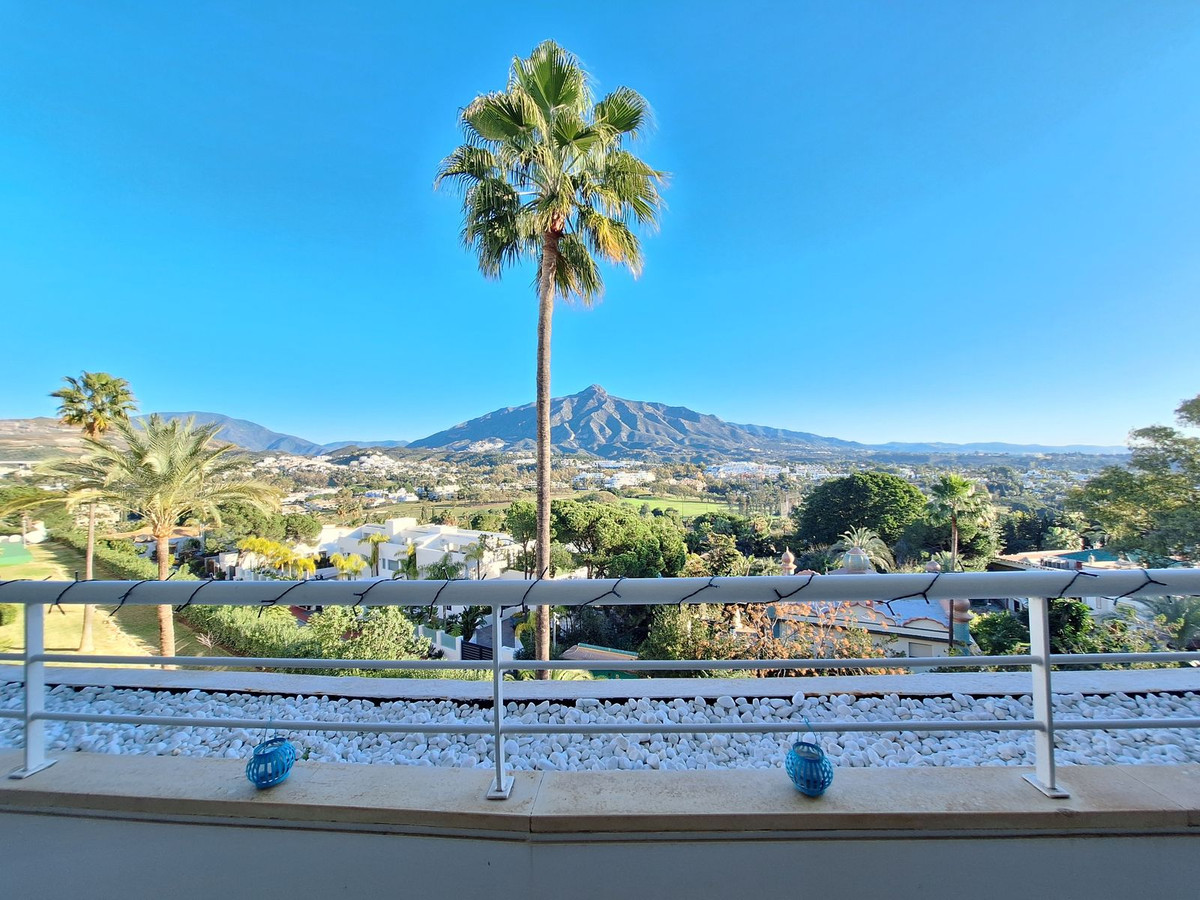 3 Bedroom Apartment for Sale in Nueva Andalucía — 5