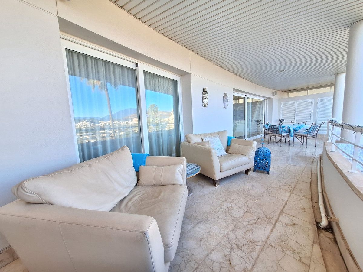 3 Bedroom Apartment for Sale in Nueva Andalucía — 6