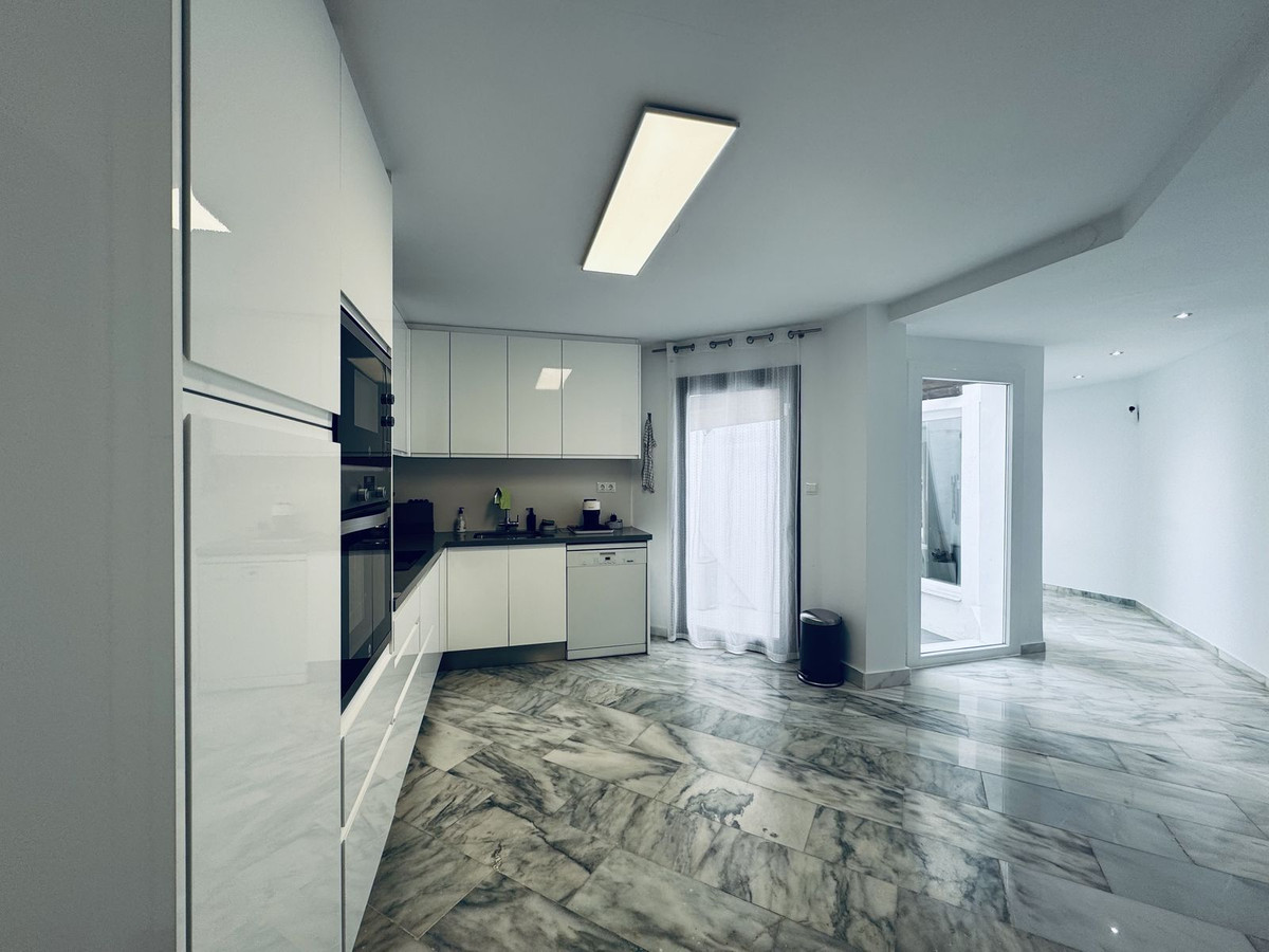 3 Bedroom Apartment for Sale in Marbella — 8