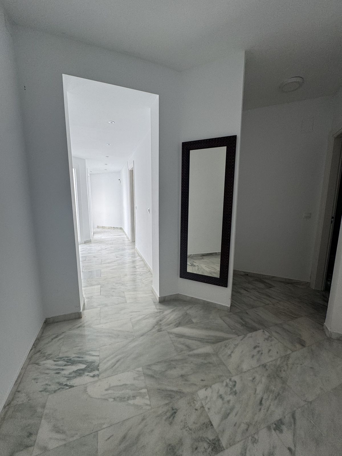 3 Bedroom Apartment for Sale in Marbella — view 10