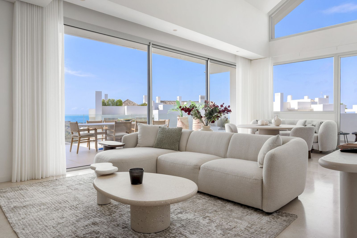 3 Bedroom Apartment for Sale in Benahavís — 6