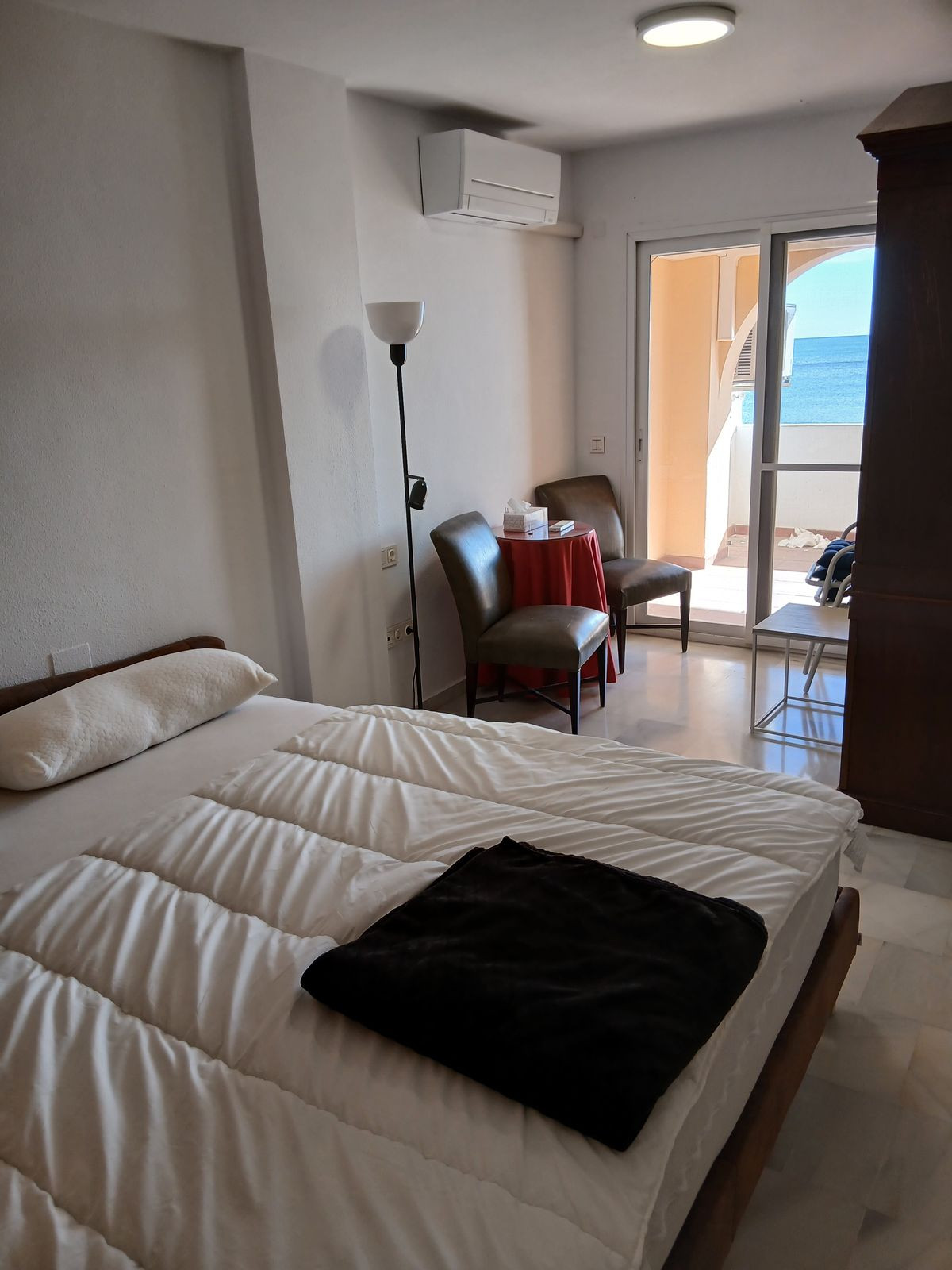 5 Bedroom Apartment for Sale in Estepona — 5