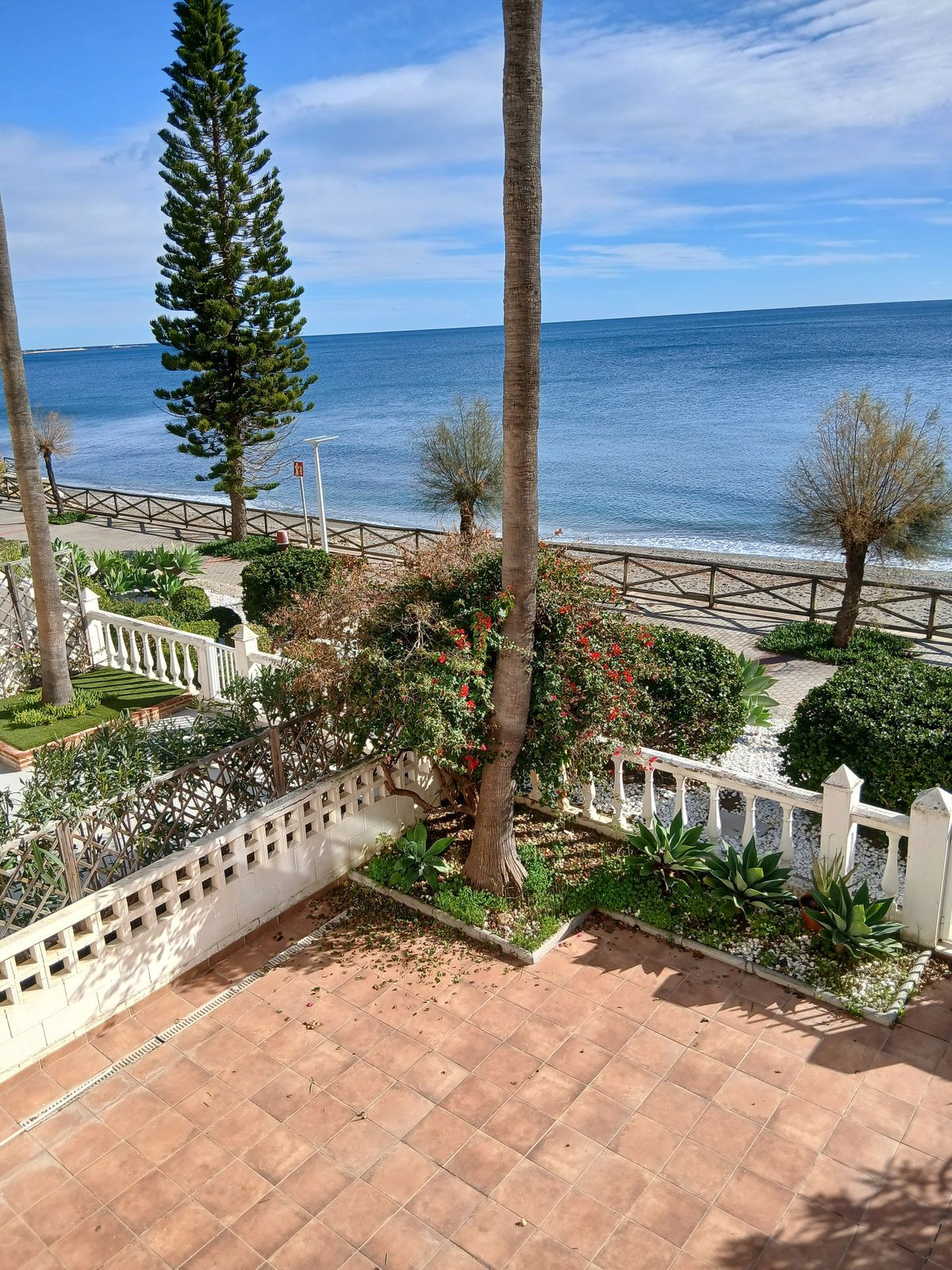 5 Bedroom Apartment for Sale in Estepona — view 10