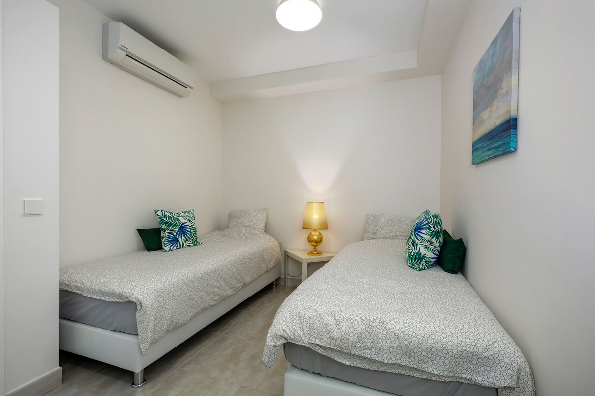 3 Bedroom Apartment for Sale in Nueva Andalucía — 6