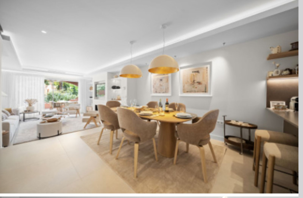 3 Bedroom Villa for Sale in Nueva Andalucía — 2