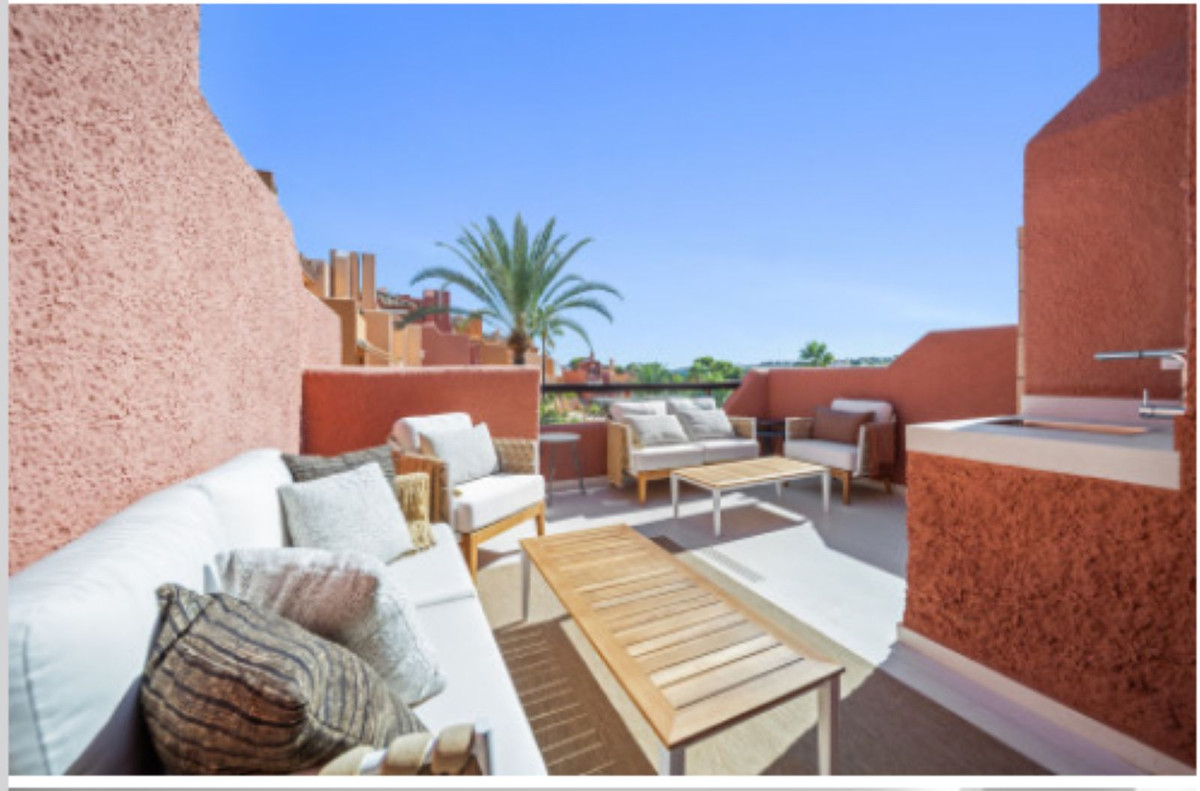 3 Bedroom Villa for Sale in Nueva Andalucía — view 10