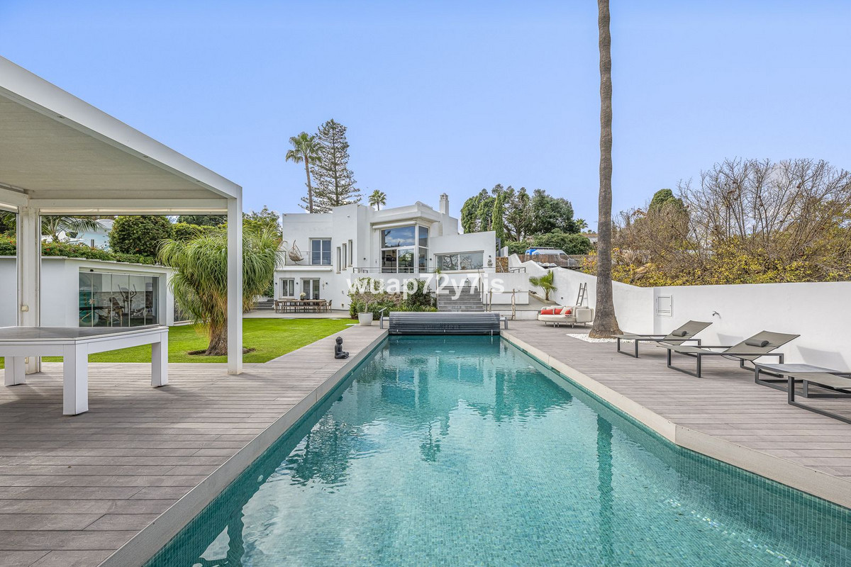 4 Bedroom Villa for Sale in Guadalmina Alta