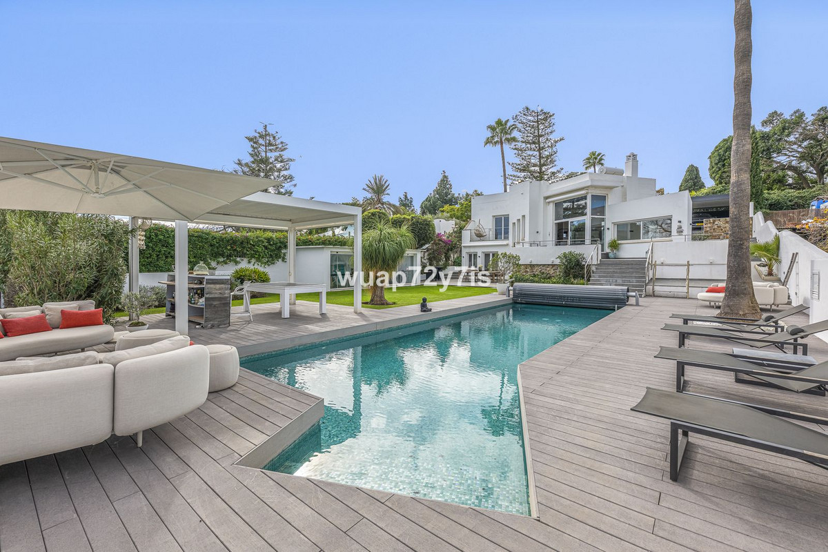 4 Bedroom Villa for Sale in Guadalmina Alta — 2