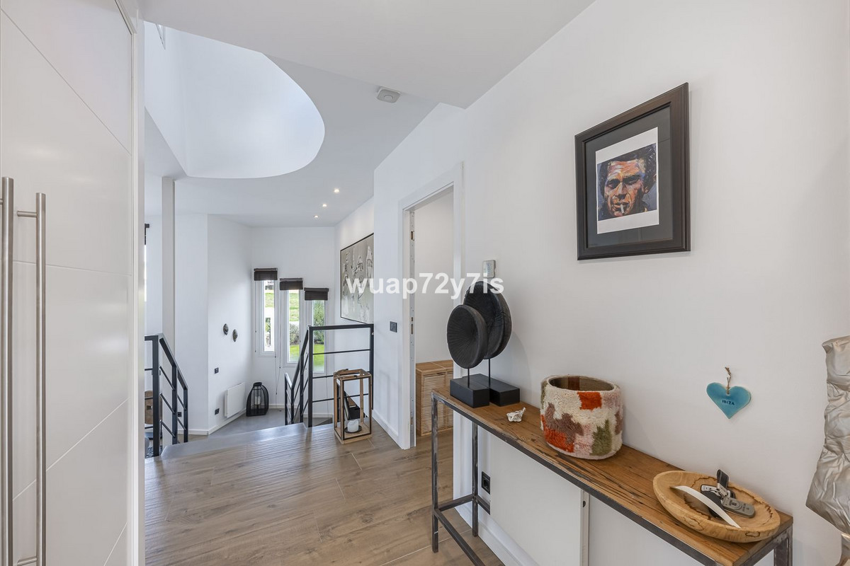4 Bedroom Villa for Sale in Guadalmina Alta — 3