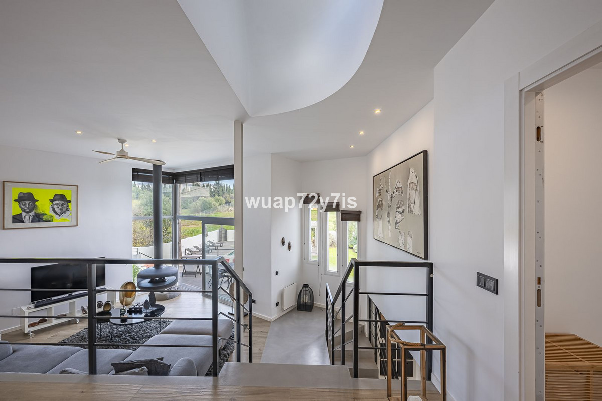 4 Bedroom Villa for Sale in Guadalmina Alta — 4