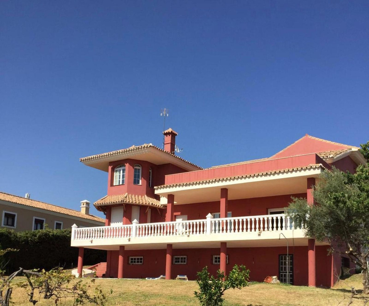 5 Bedroom Villa for Sale in New Golden Mile — 3