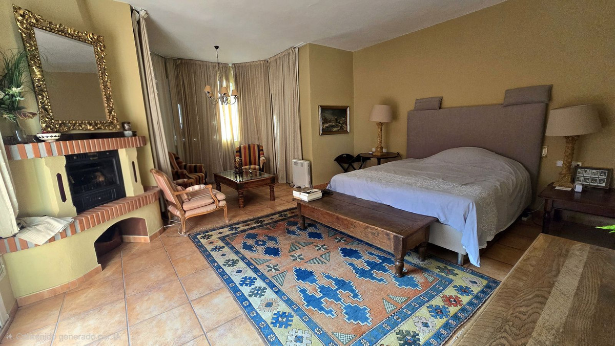 5 Bedroom Villa for Sale in New Golden Mile — 8
