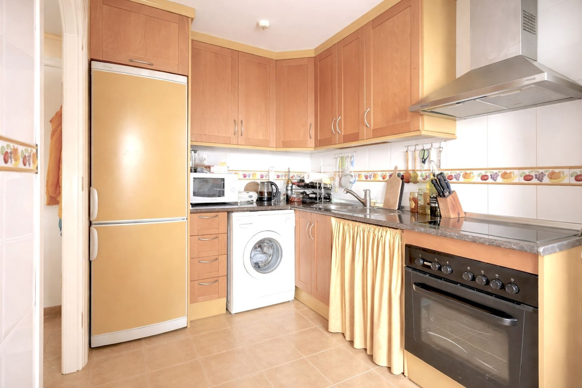 1 Bedroom Apartment for Sale in Marbella — 6
