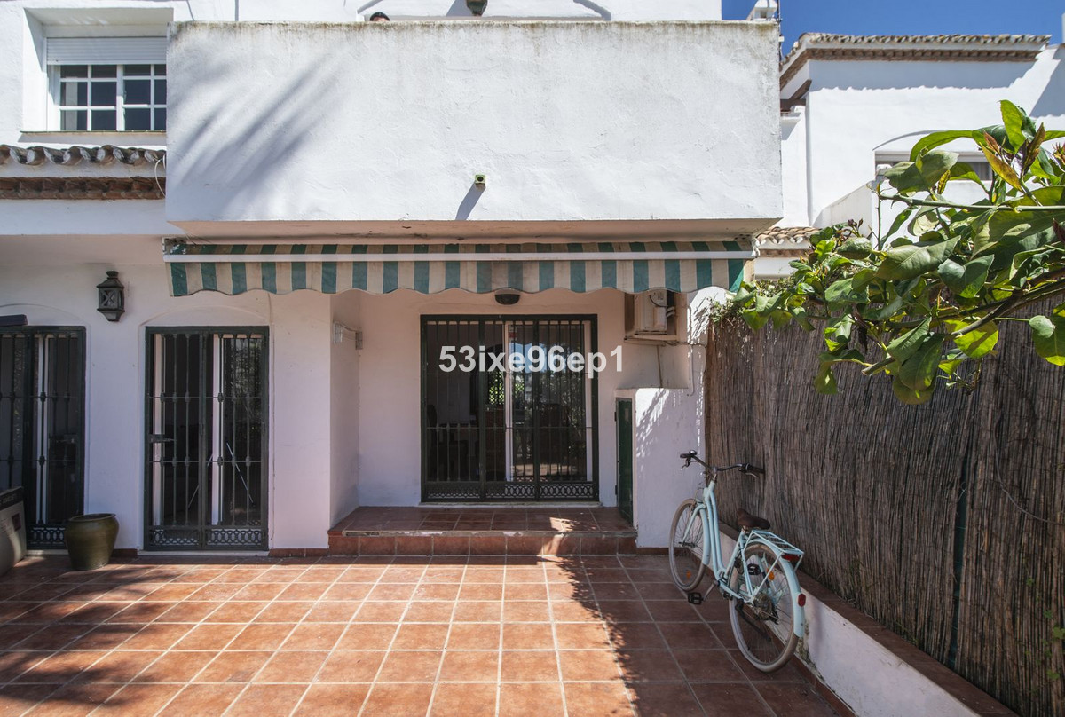 5 Bedroom Villa for Sale in New Golden Mile — view 12