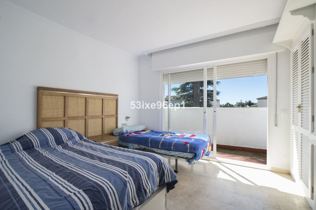 5 Bedroom Villa for Sale in New Golden Mile — view 14