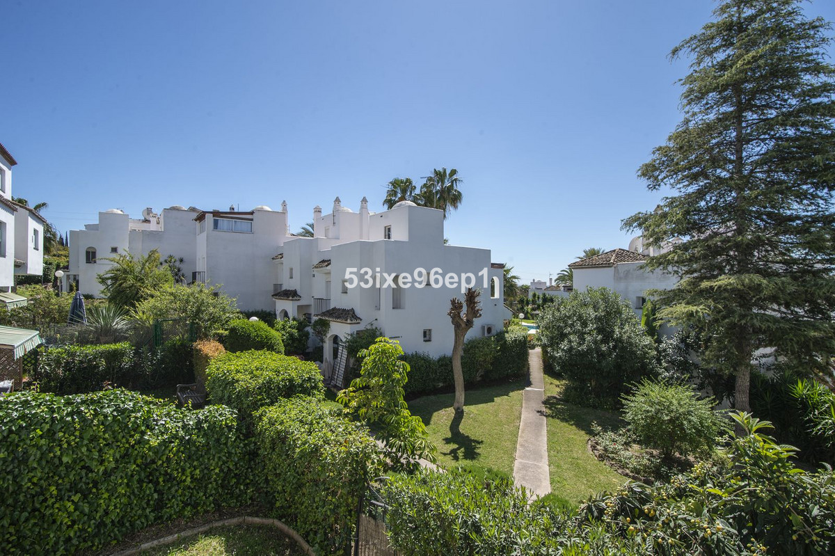 5 Bedroom Villa for Sale in New Golden Mile — view 16