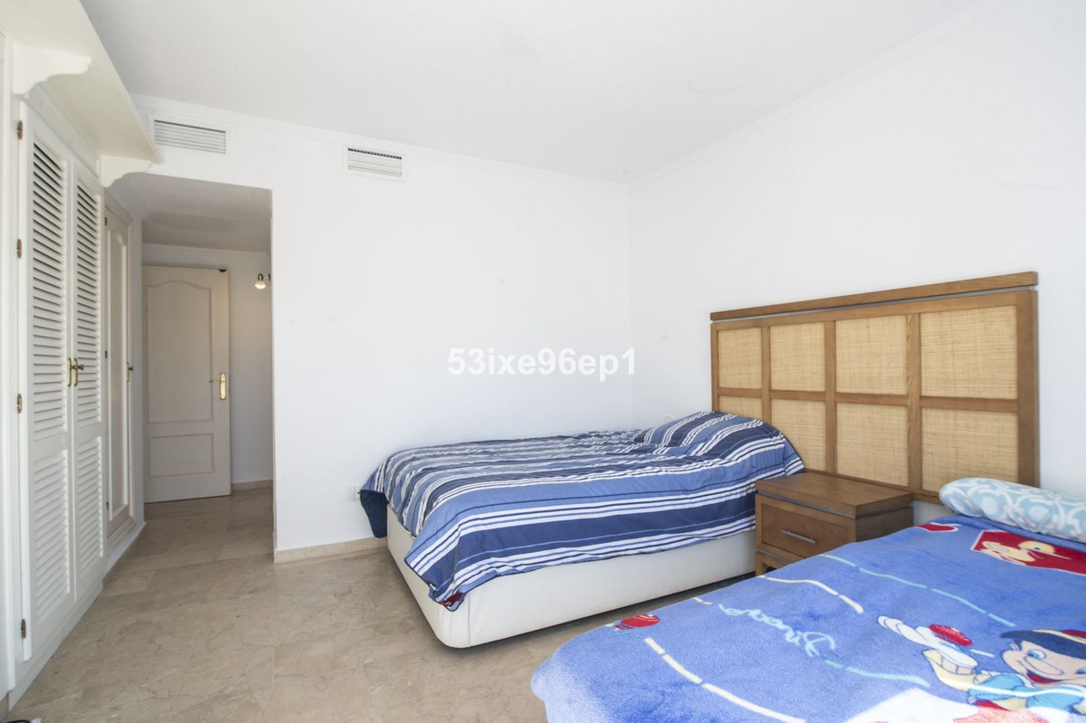 5 Bedroom Villa for Sale in New Golden Mile — view 17