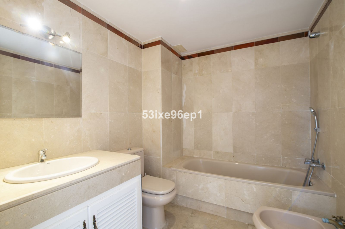 5 Bedroom Villa for Sale in New Golden Mile — view 18