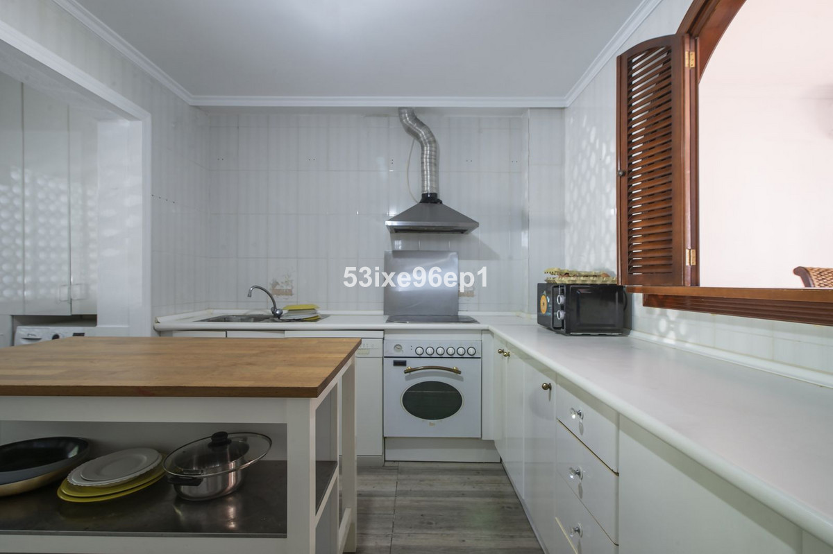 5 Bedroom Villa for Sale in New Golden Mile — 8