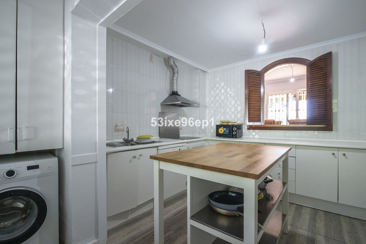 5 Bedroom Villa for Sale in New Golden Mile — 9