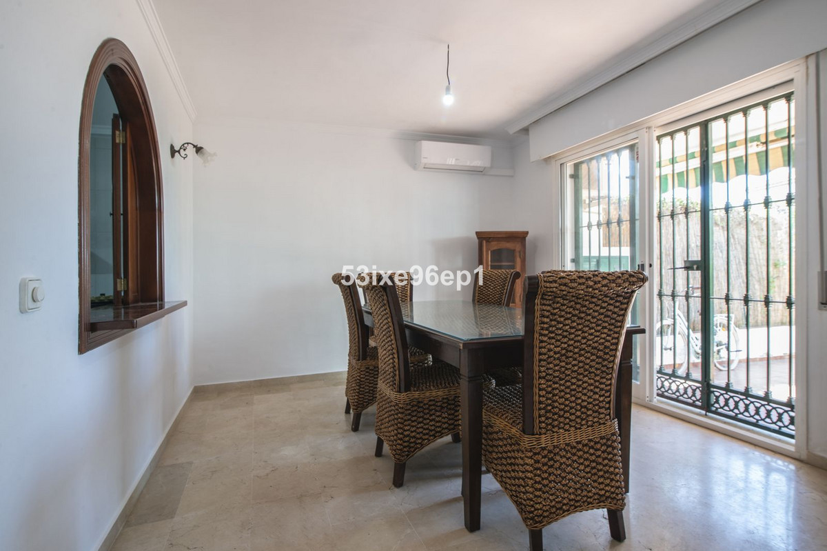 5 Bedroom Villa for Sale in New Golden Mile — view 10